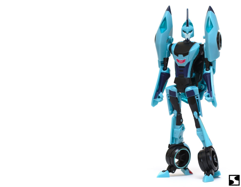 Generation 1 Autobot Blurr in blue looking straight