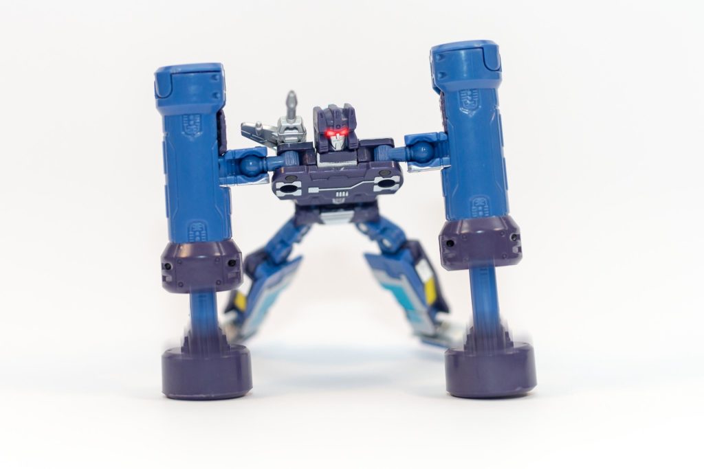 G1 Masterpiece Rumble with piledrivers clipped into both of his arms