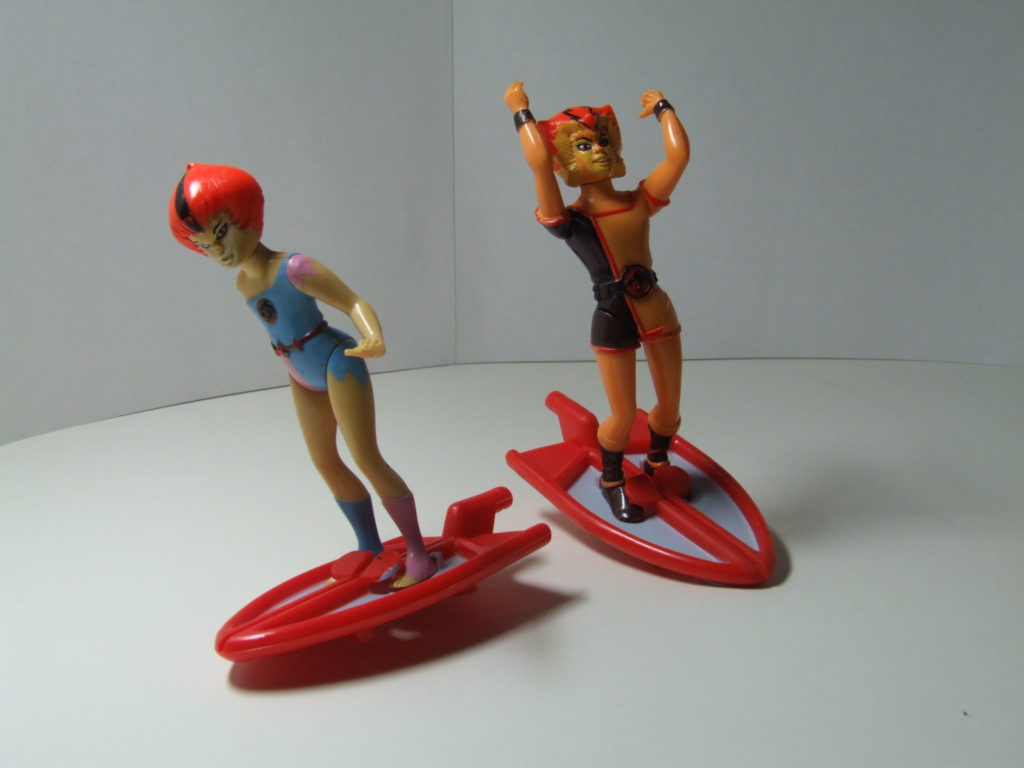 WilyKit-and-WilyKat action figures on a table