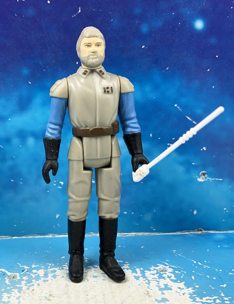 General Crix Madine toy holding a white weapon